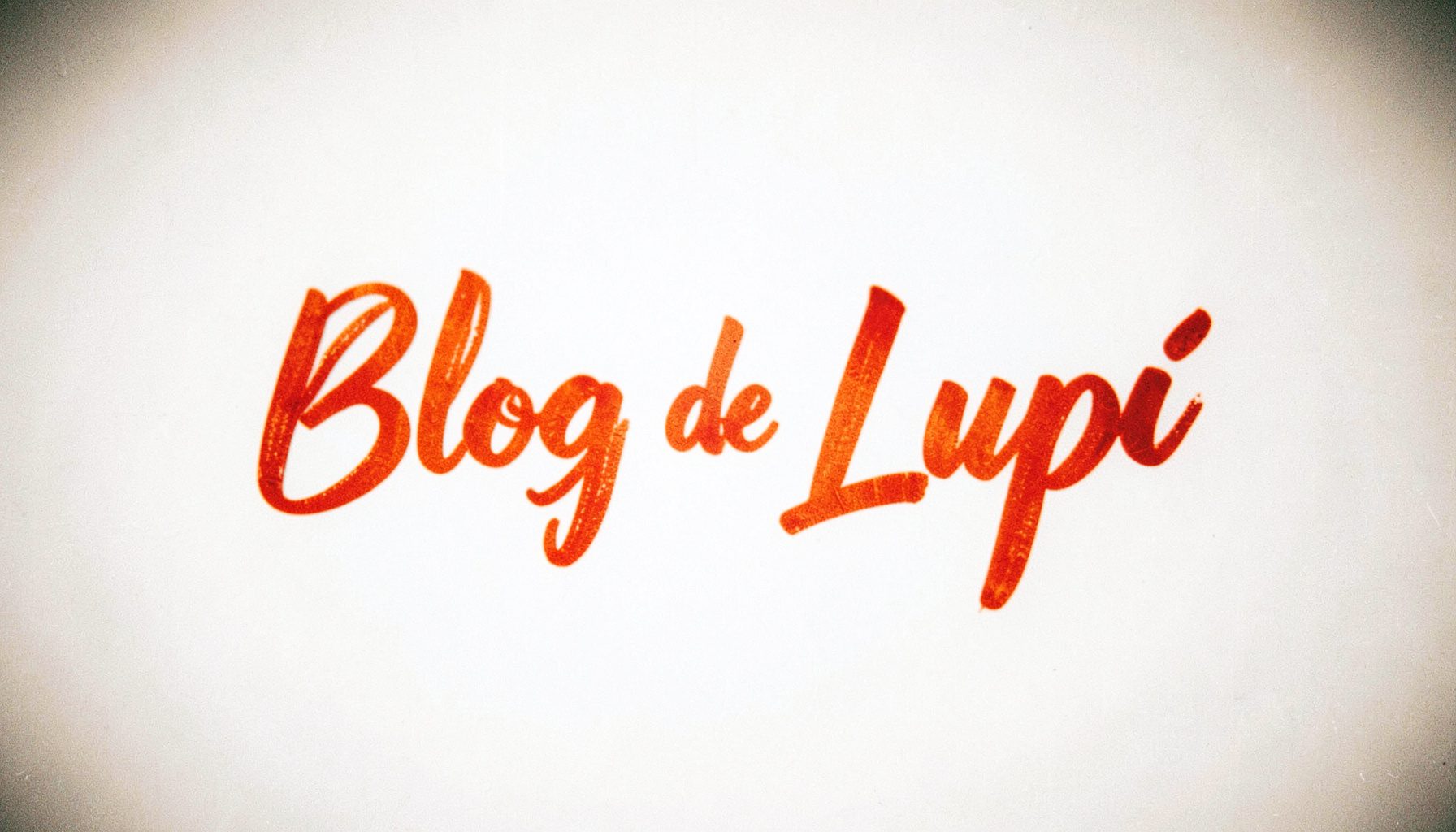 El Blog de Lupi handwritten script logo in warm red on a white background